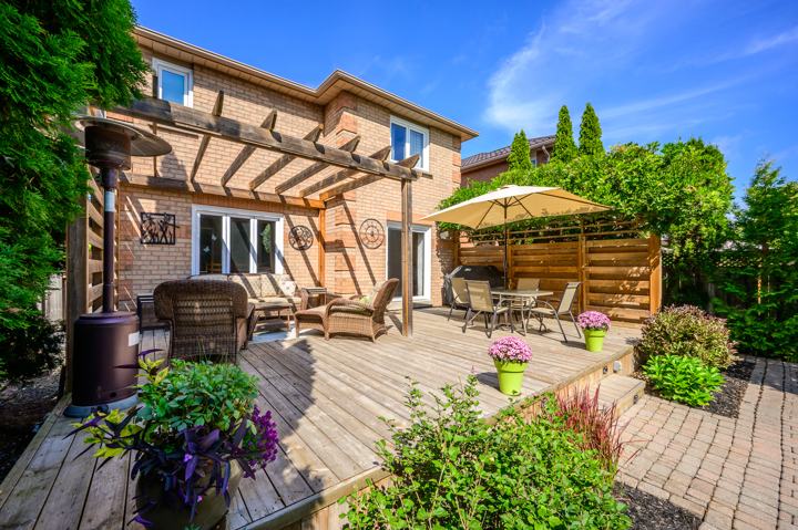 Deck and pergola